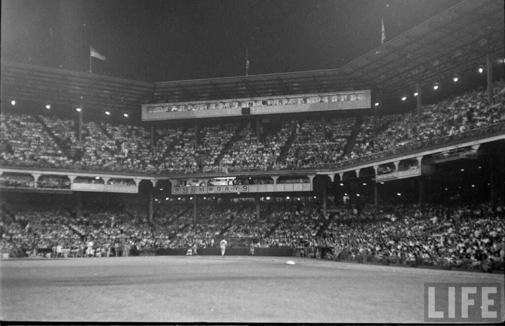 E, de repente, na nona entrada o Ebbets Field estava lotado.